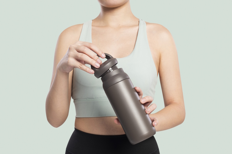 Hydrate Like a Pro: Using Insulated Water Bottles for Fitness and Sports